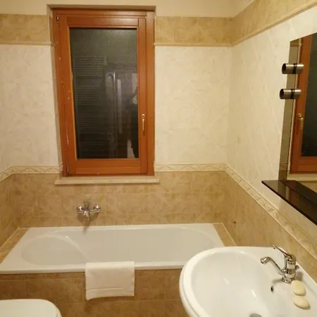 A Casa Di Luca E Gloria 2 *